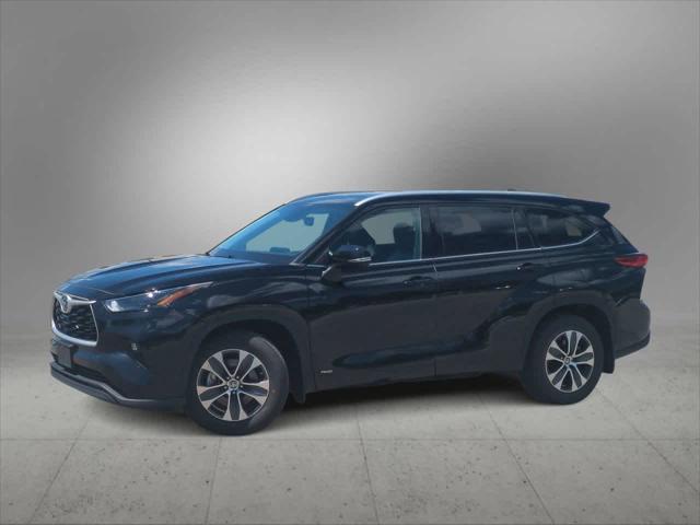 used 2022 Toyota Highlander Hybrid car, priced at $38,025