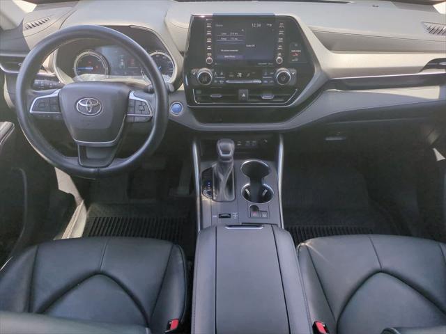 used 2022 Toyota Highlander Hybrid car, priced at $38,025