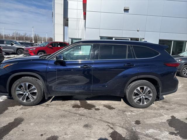 used 2020 Toyota Highlander car, priced at $29,900