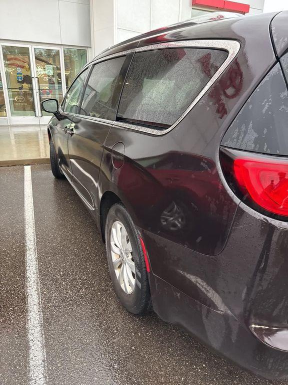 used 2018 Chrysler Pacifica car, priced at $15,177