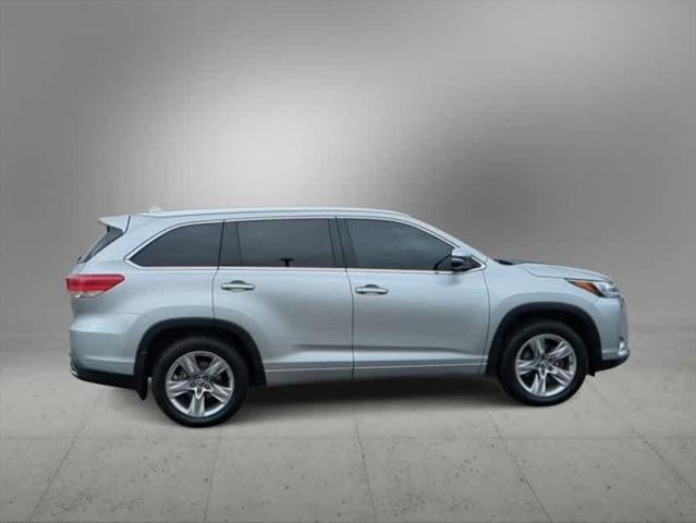 used 2018 Toyota Highlander car, priced at $28,000