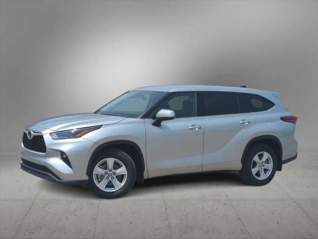 used 2022 Toyota Highlander car, priced at $35,499