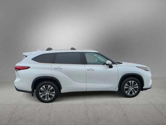 used 2022 Toyota Highlander car, priced at $36,000