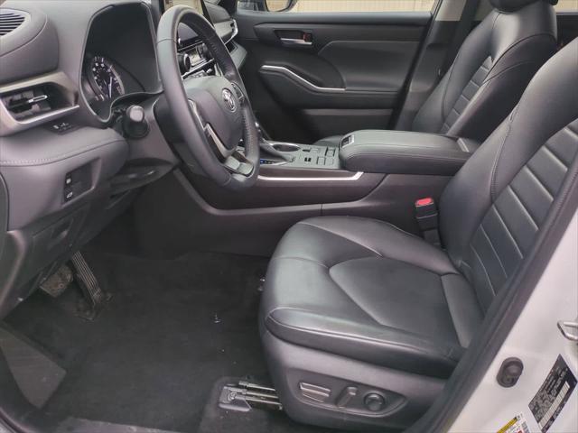 used 2022 Toyota Highlander car, priced at $36,000