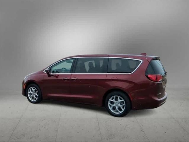 used 2018 Chrysler Pacifica car, priced at $12,693