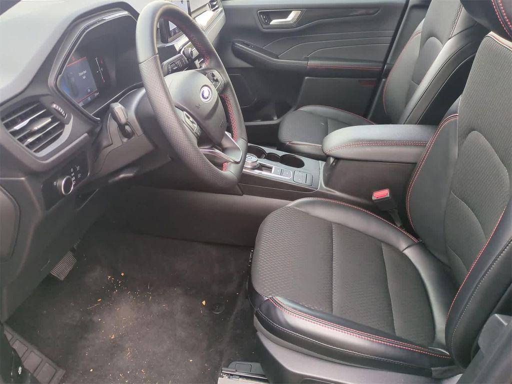 used 2025 Ford Escape car, priced at $28,999