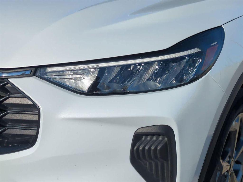 used 2025 Ford Escape car, priced at $25,499