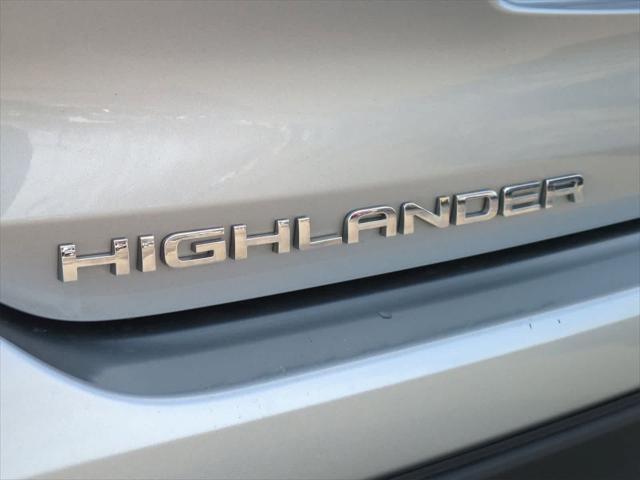 used 2021 Toyota Highlander car, priced at $31,977