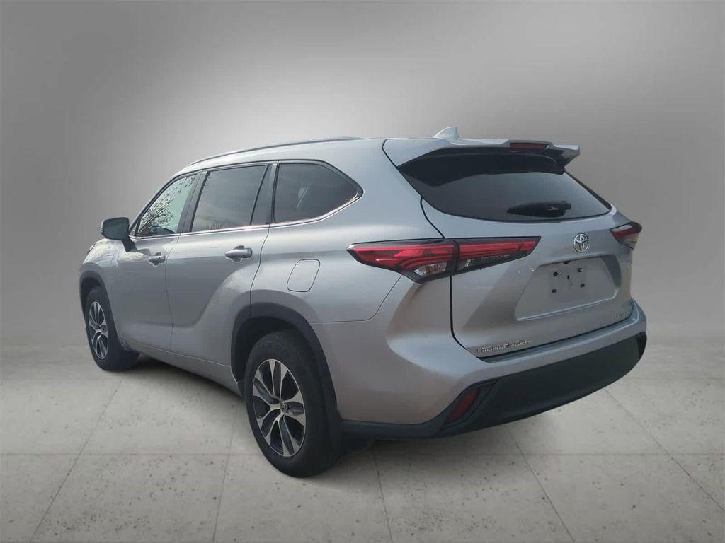 used 2023 Toyota Highlander car, priced at $36,419