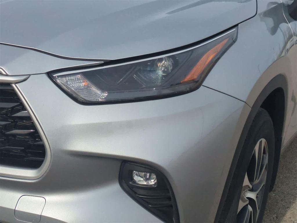 used 2023 Toyota Highlander car, priced at $36,419