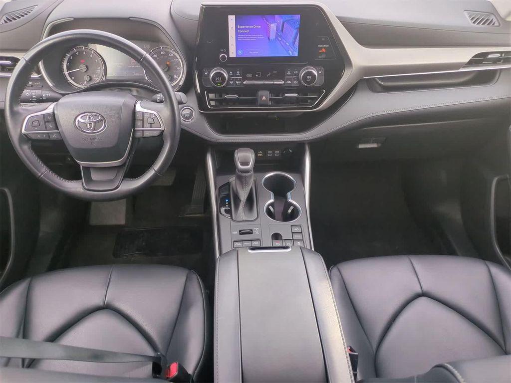 used 2023 Toyota Highlander car, priced at $36,419