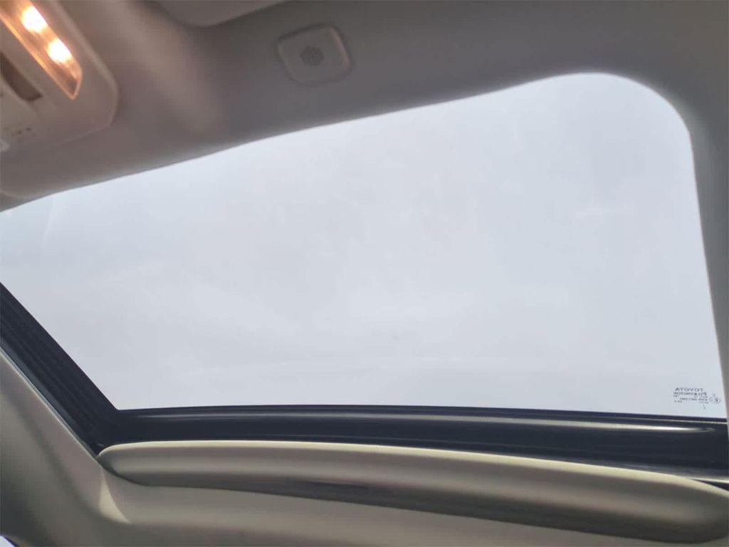 used 2023 Toyota Highlander car, priced at $36,419