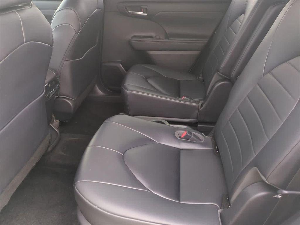 used 2023 Toyota Highlander car, priced at $36,419