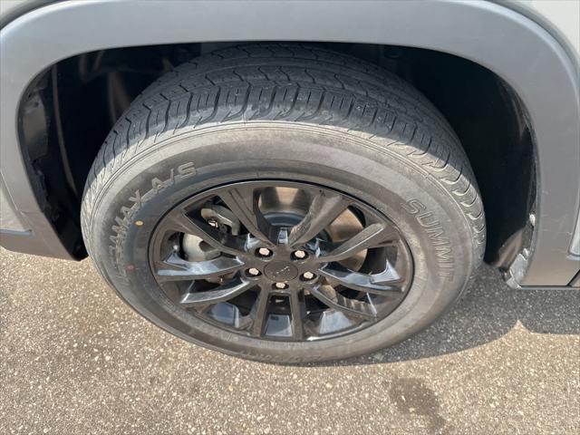 used 2023 Jeep Cherokee car, priced at $23,900