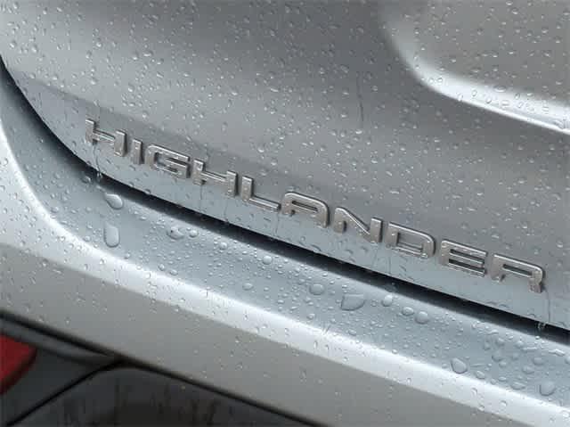 used 2021 Toyota Highlander car, priced at $31,500