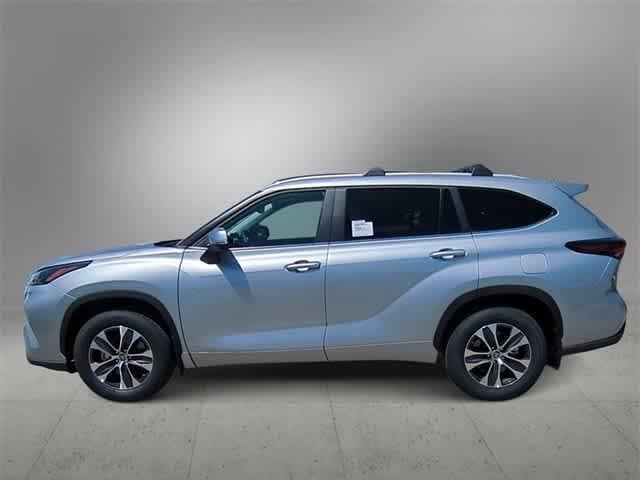 new 2024 Toyota Highlander car, priced at $44,998