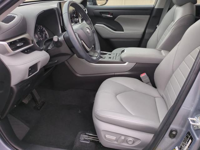 used 2022 Toyota Highlander car, priced at $37,495