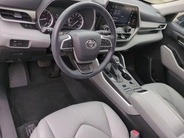 used 2022 Toyota Highlander car, priced at $37,495