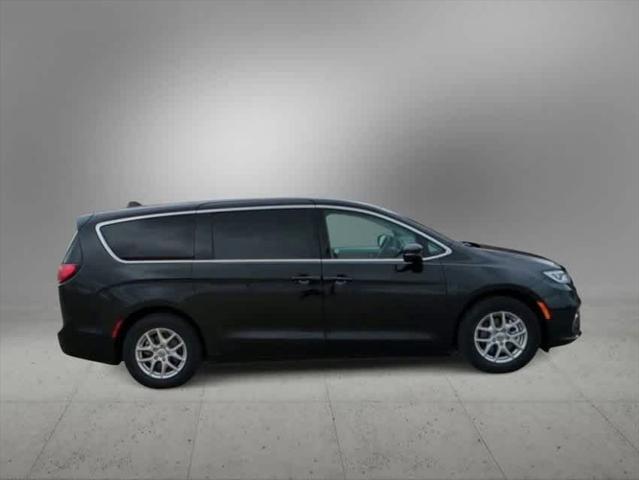 used 2023 Chrysler Pacifica car, priced at $25,492