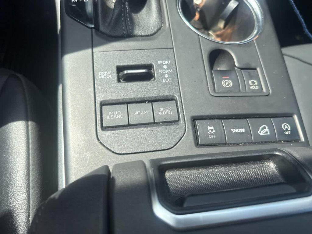 used 2022 Toyota Highlander car, priced at $37,499