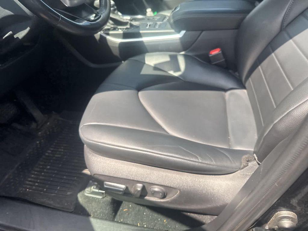 used 2022 Toyota Highlander car, priced at $37,499