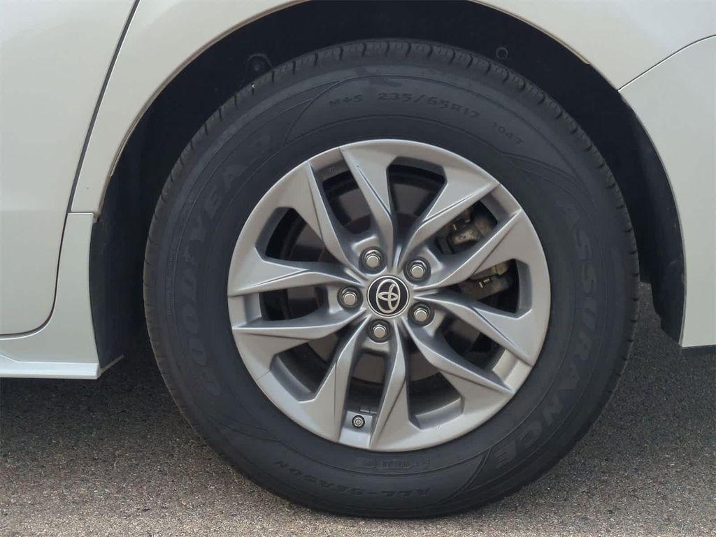 used 2024 Toyota Sienna car, priced at $38,999