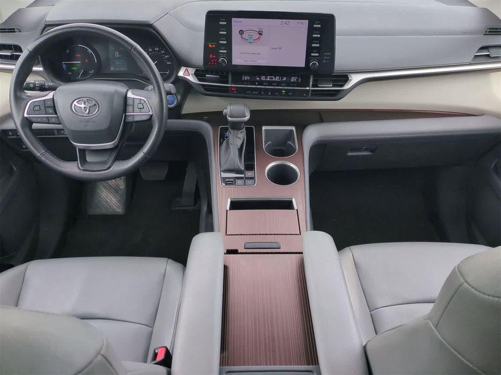 used 2024 Toyota Sienna car, priced at $38,999