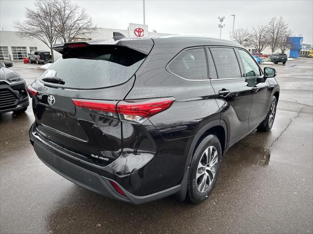 used 2020 Toyota Highlander car, priced at $33,000