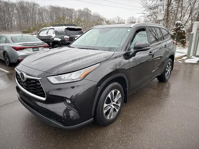 used 2020 Toyota Highlander car, priced at $33,000