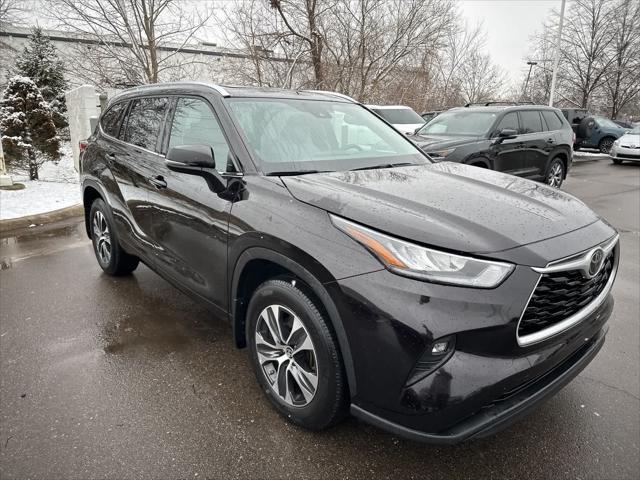 used 2020 Toyota Highlander car, priced at $33,000