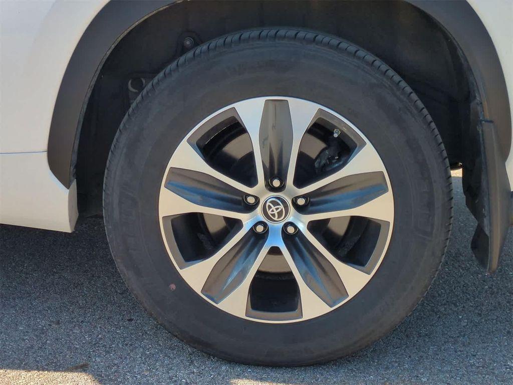 used 2023 Toyota Highlander car, priced at $36,797