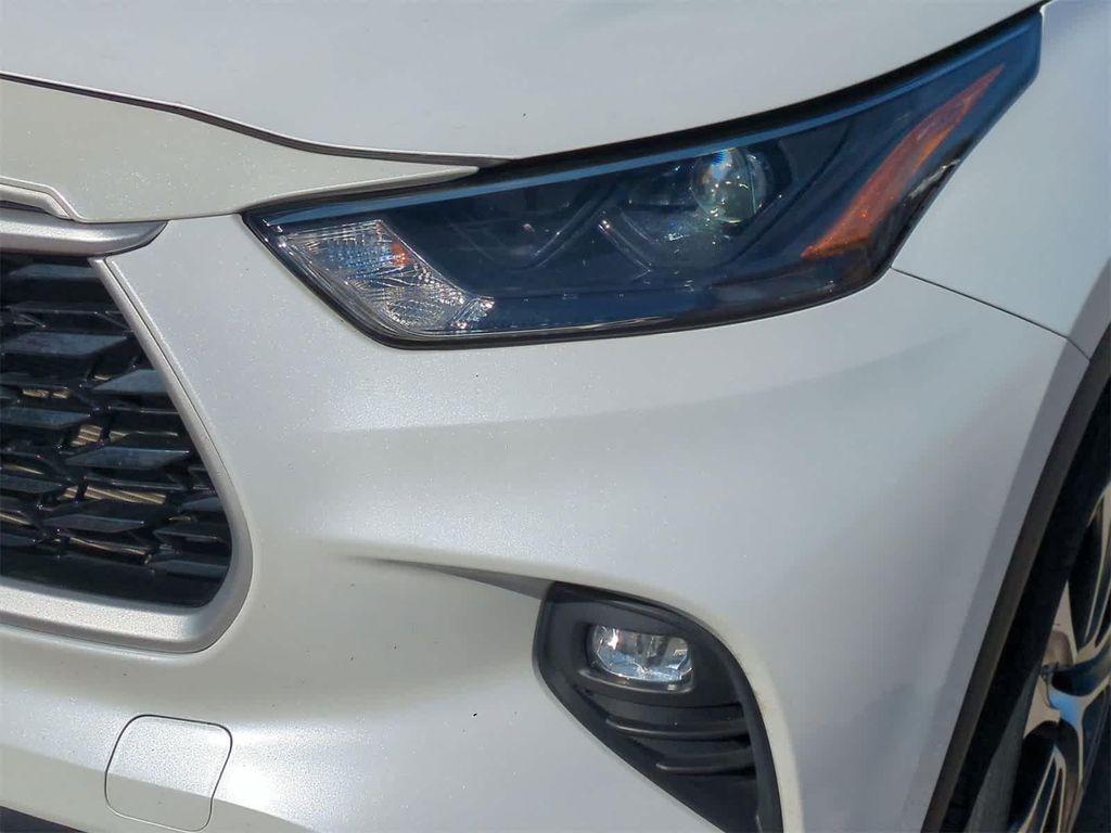 used 2023 Toyota Highlander car, priced at $36,797