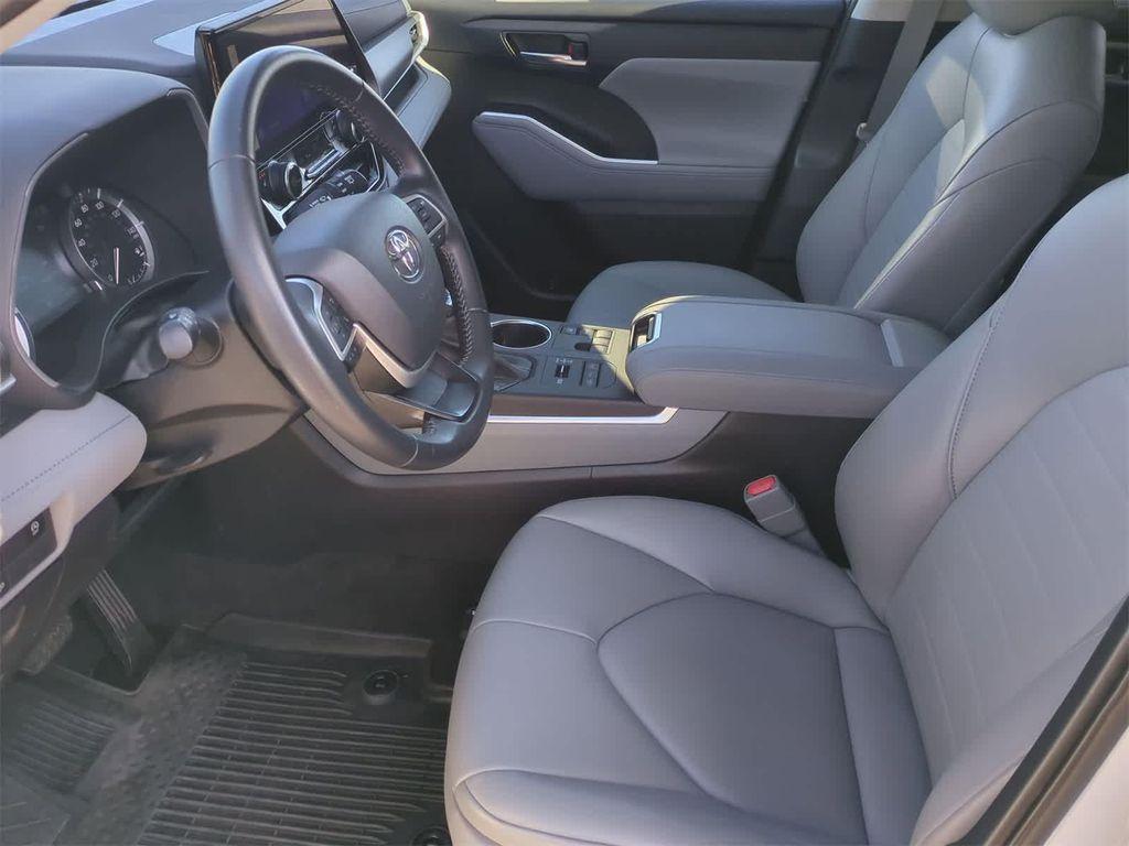 used 2023 Toyota Highlander car, priced at $36,797