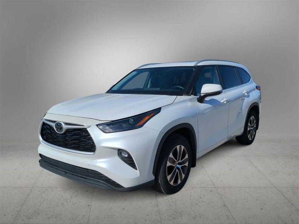 used 2023 Toyota Highlander car, priced at $36,797