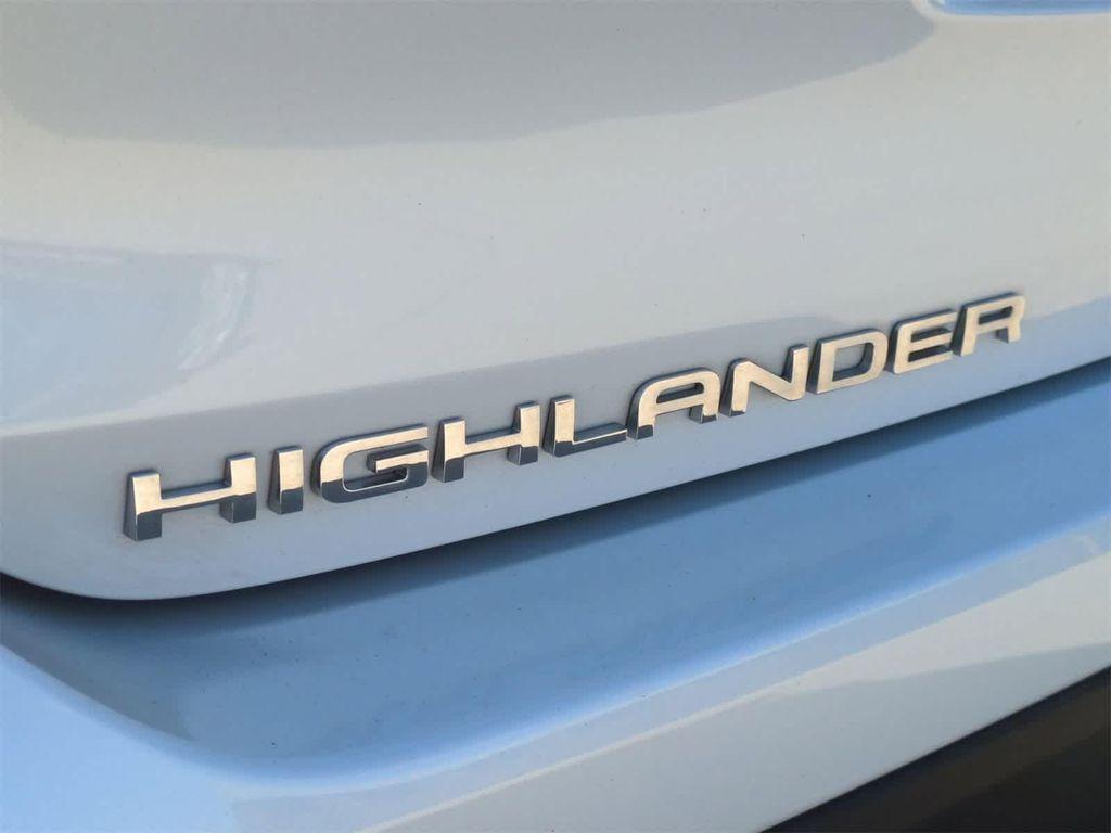 used 2023 Toyota Highlander car, priced at $36,797