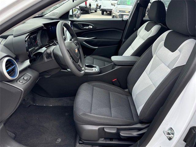 new 2025 Chevrolet Trax car, priced at $22,290