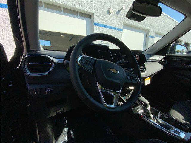 new 2025 Chevrolet TrailBlazer car, priced at $29,825