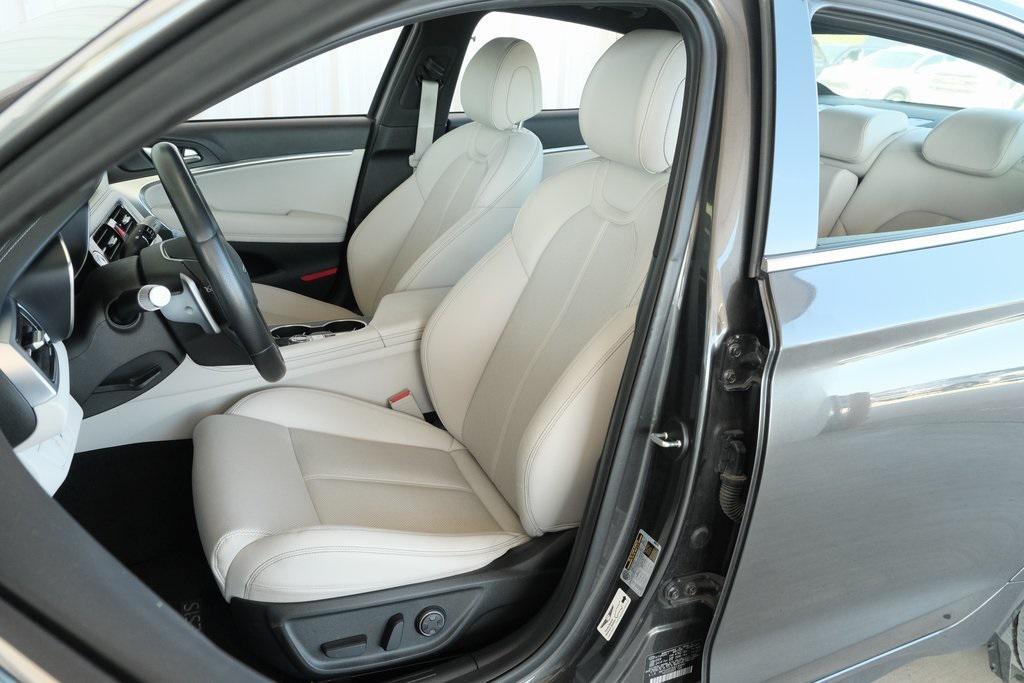 used 2025 Genesis G70 car, priced at $27,998