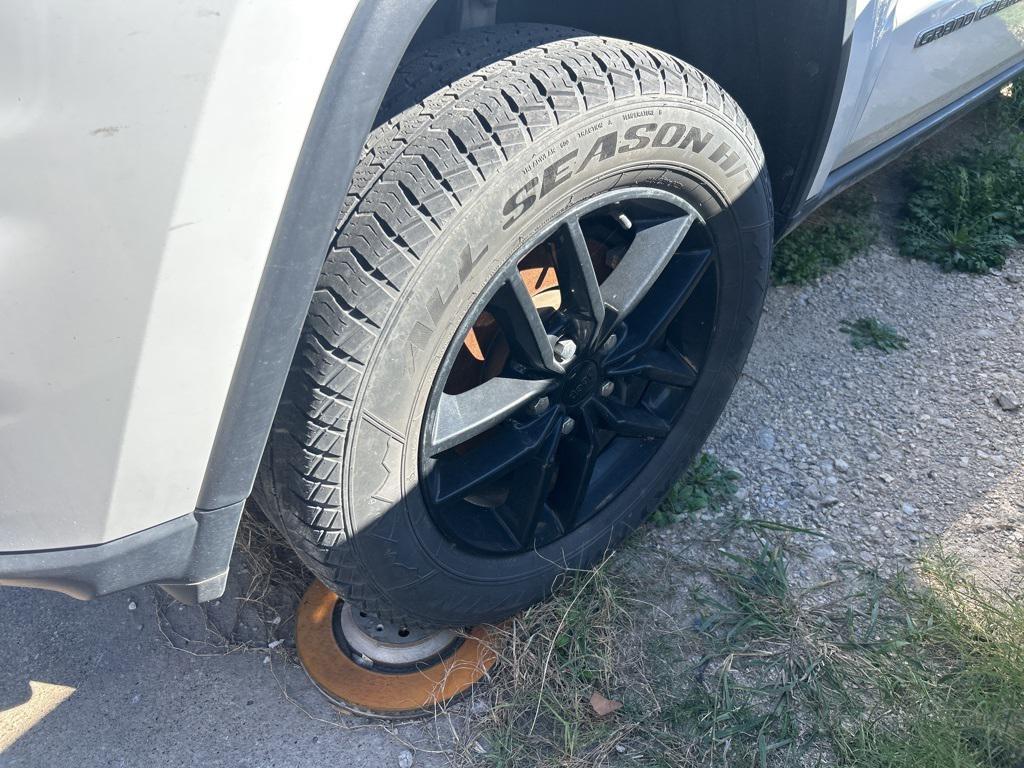 used 2018 Jeep Grand Cherokee car, priced at $13,499