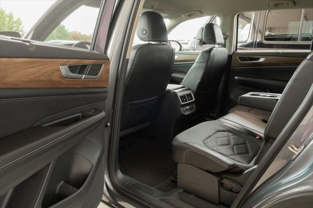 used 2024 Volkswagen Atlas car, priced at $30,648