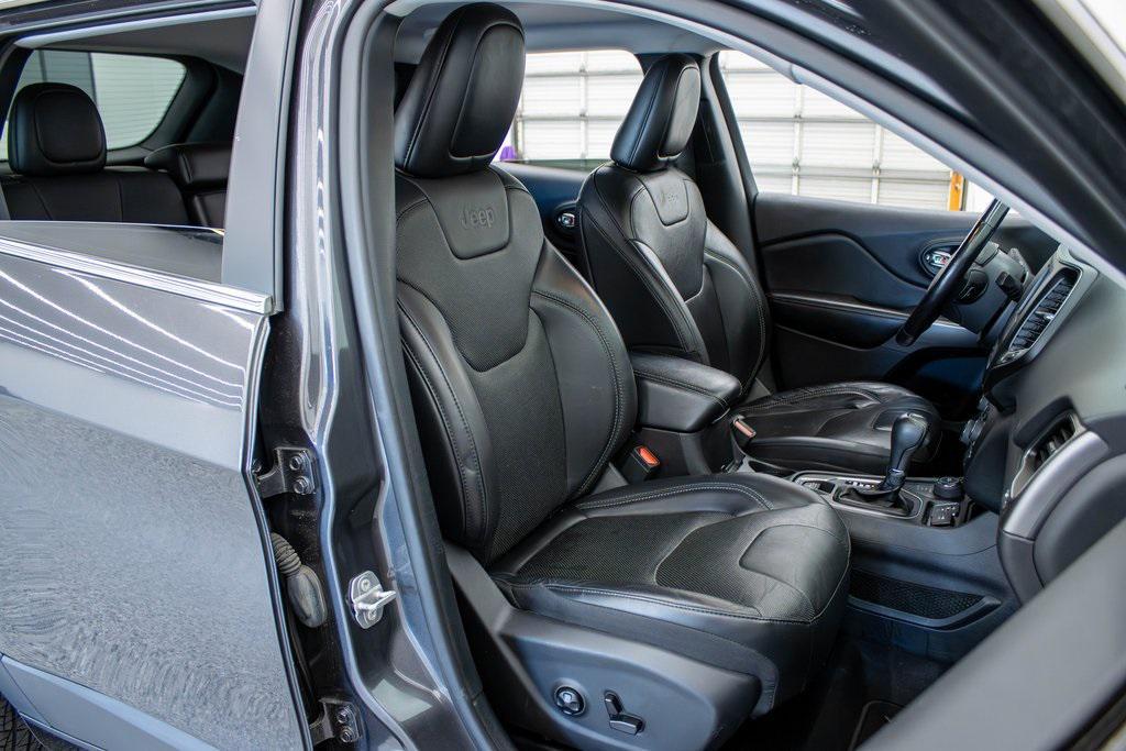 used 2021 Jeep Cherokee car, priced at $18,997