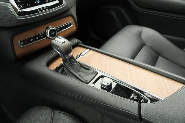used 2022 Volvo XC90 car, priced at $38,223