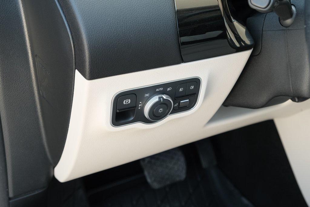 used 2022 Mercedes-Benz GLA 250 car, priced at $27,396