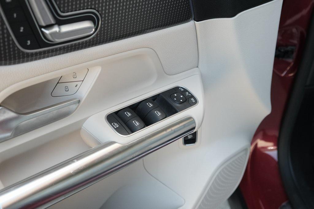 used 2022 Mercedes-Benz GLA 250 car, priced at $27,396