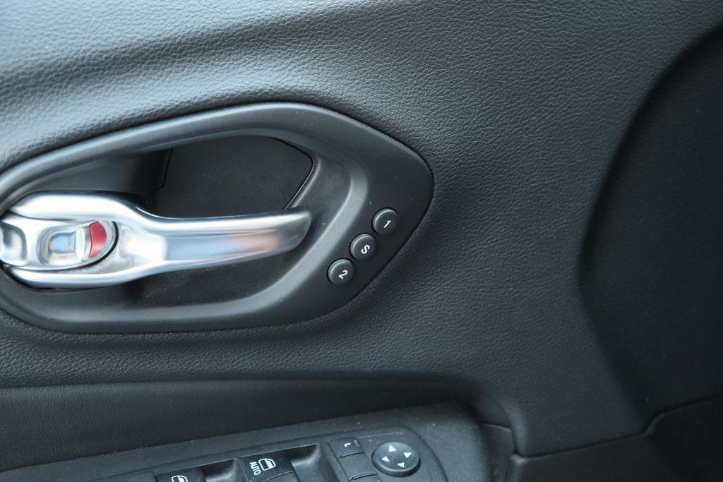 used 2019 Jeep Cherokee car, priced at $14,999