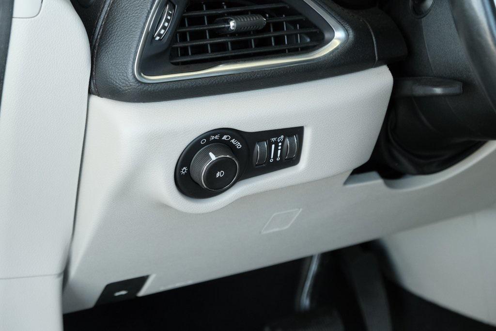 used 2020 Chrysler Pacifica car, priced at $16,990