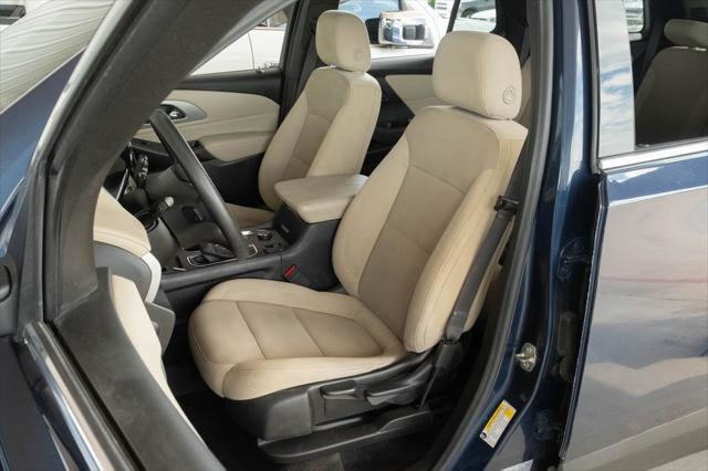 used 2022 Chevrolet Traverse car, priced at $19,406
