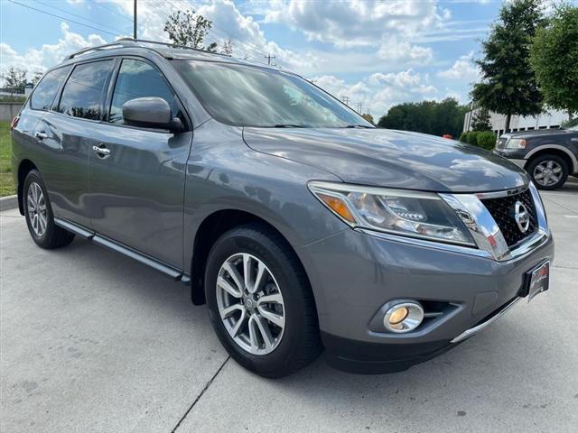 used 2015 Nissan Pathfinder car, priced at $10,995