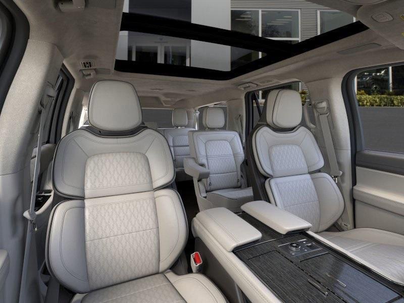 new 2024 Lincoln Navigator car, priced at $121,015