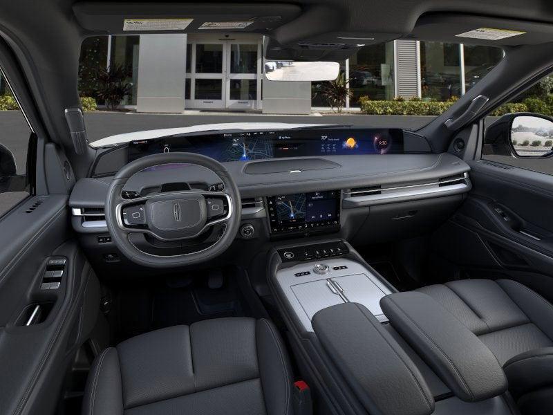new 2025 Lincoln Navigator car, priced at $104,542